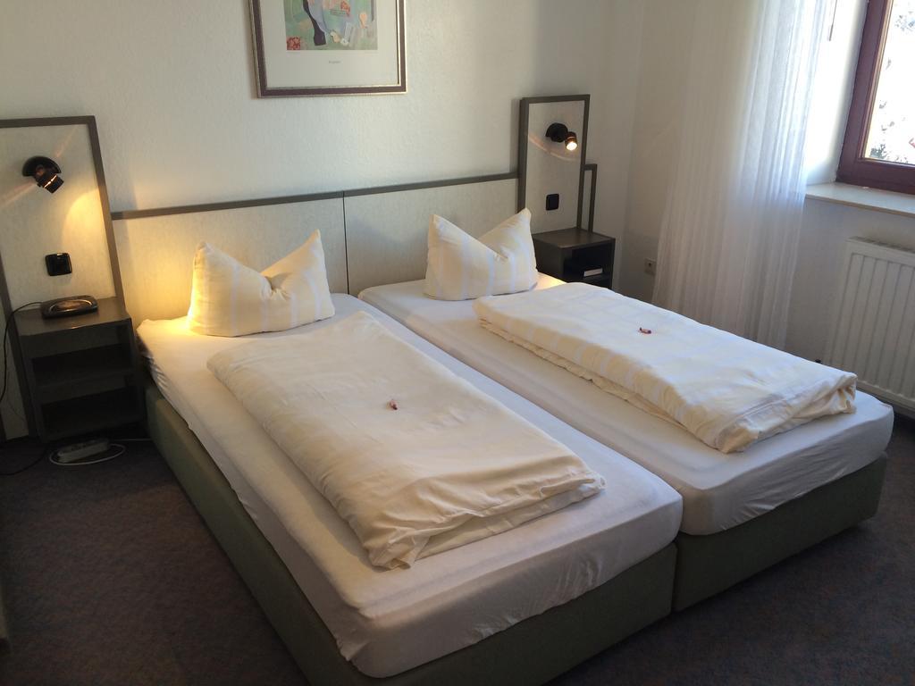 Hotel Aris Зарштедт Экстерьер фото