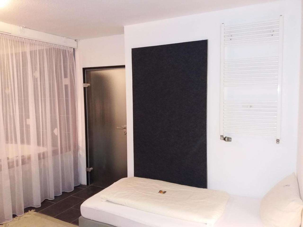 Hotel Aris Зарштедт Экстерьер фото
