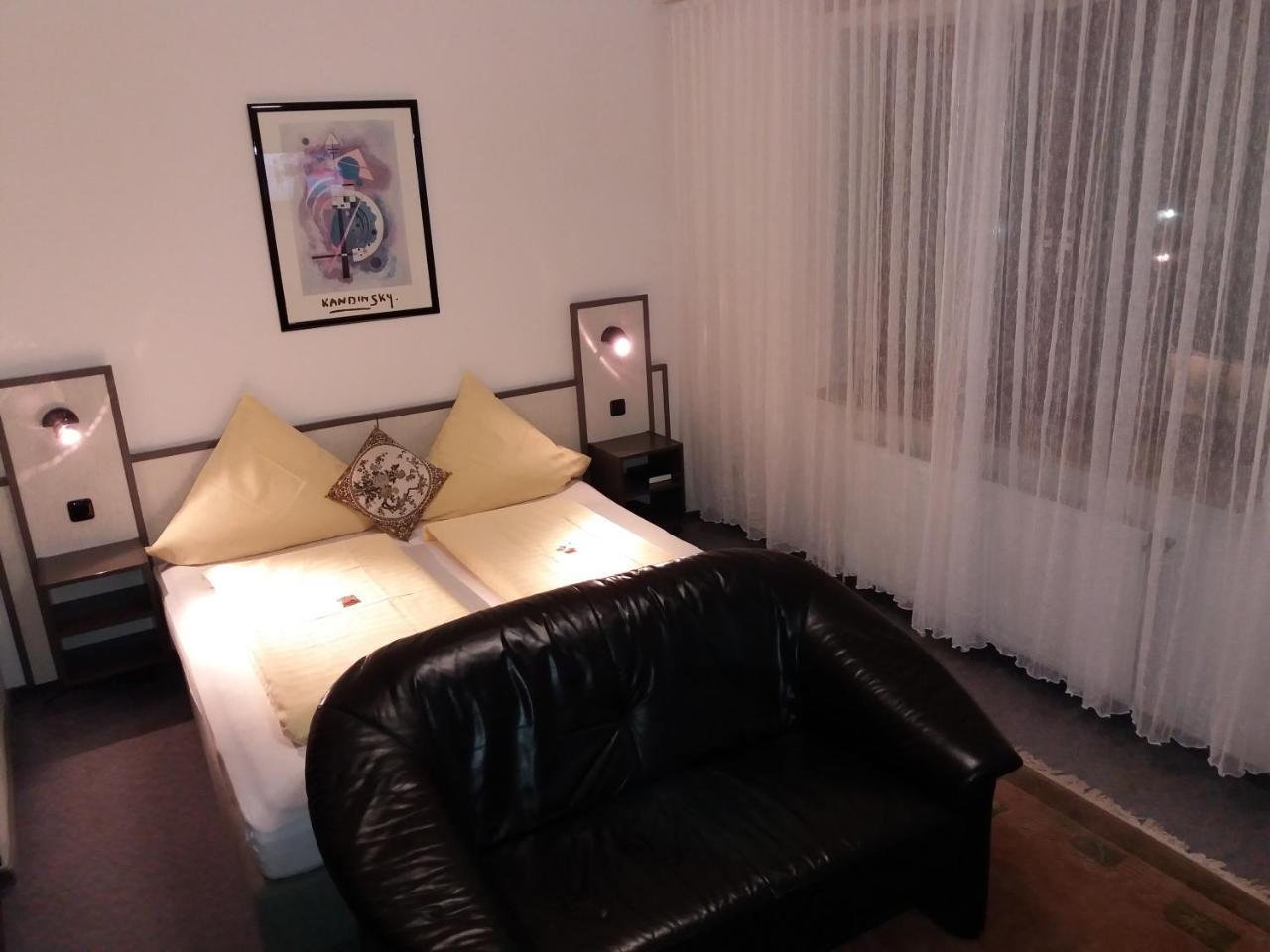 Hotel Aris Зарштедт Экстерьер фото
