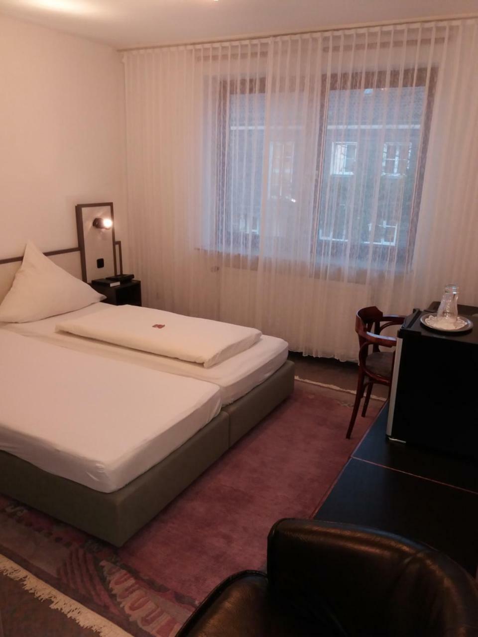 Hotel Aris Зарштедт Экстерьер фото